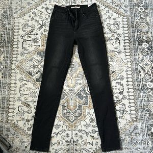 Levi jeans.  721 high rise skinny sz 26